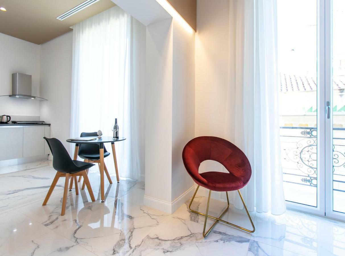 Palazzo Sovrana Serviced Luxury Apartments Палермо Екстер'єр фото